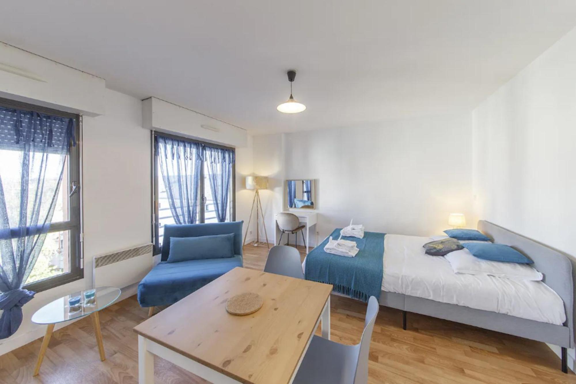 Studio en residence proche gare de Laval Laval  Extérieur photo